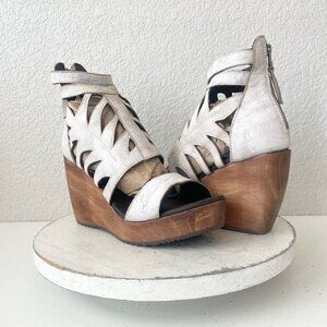 Lane Boots BECCA Wedges Womens 8 Western Cowgirl White Wooden Heeled Sandals